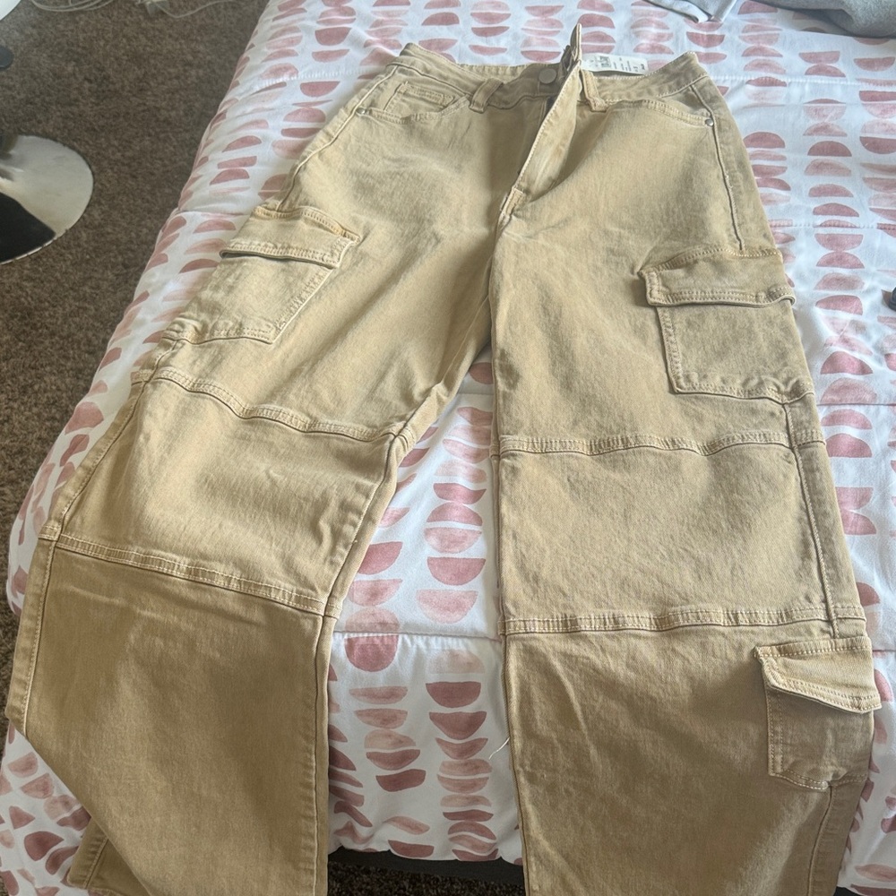 Uniqlo Men's Beige Cargo Pants